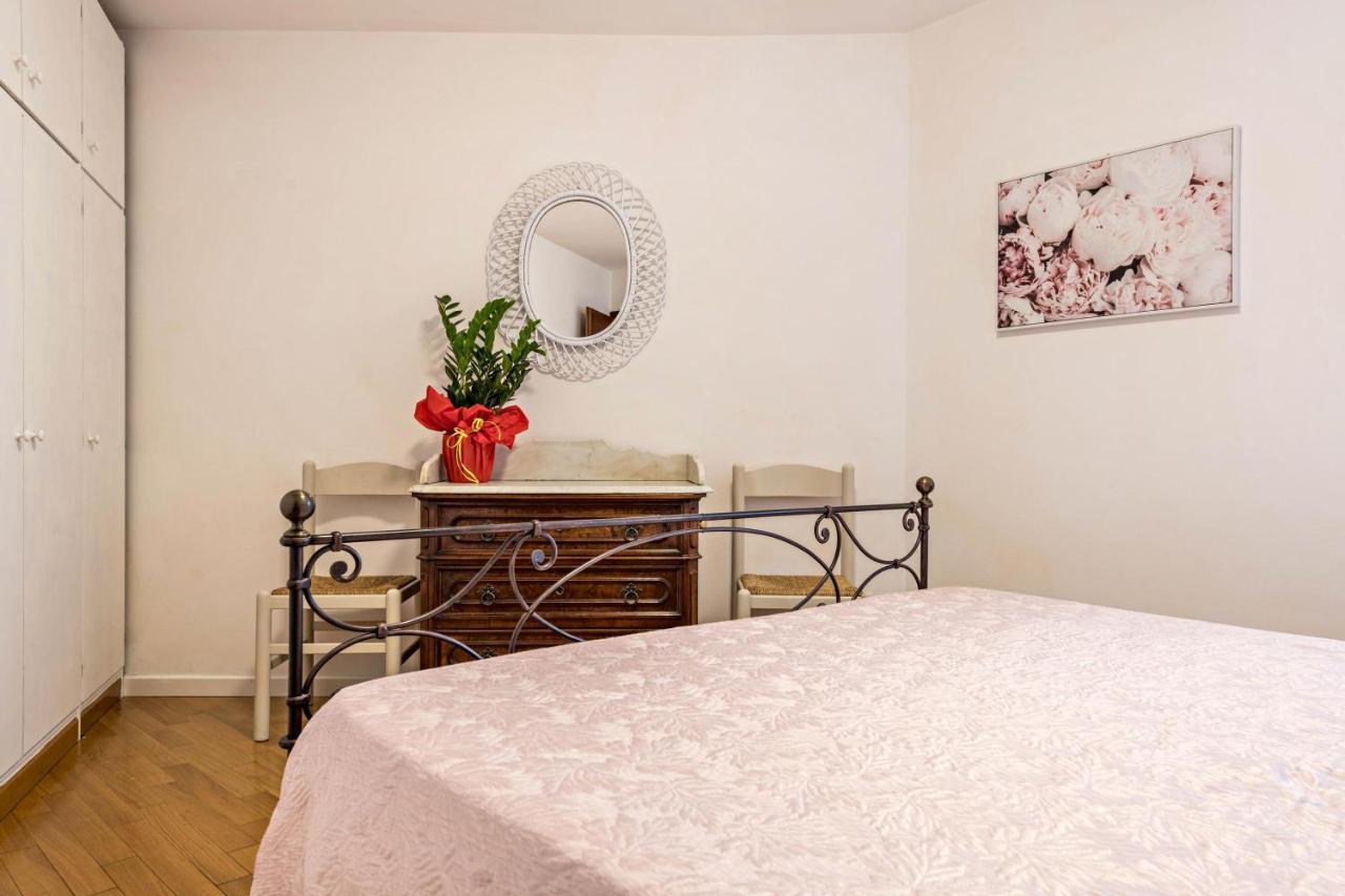 Lola Home Brenzone Luaran gambar