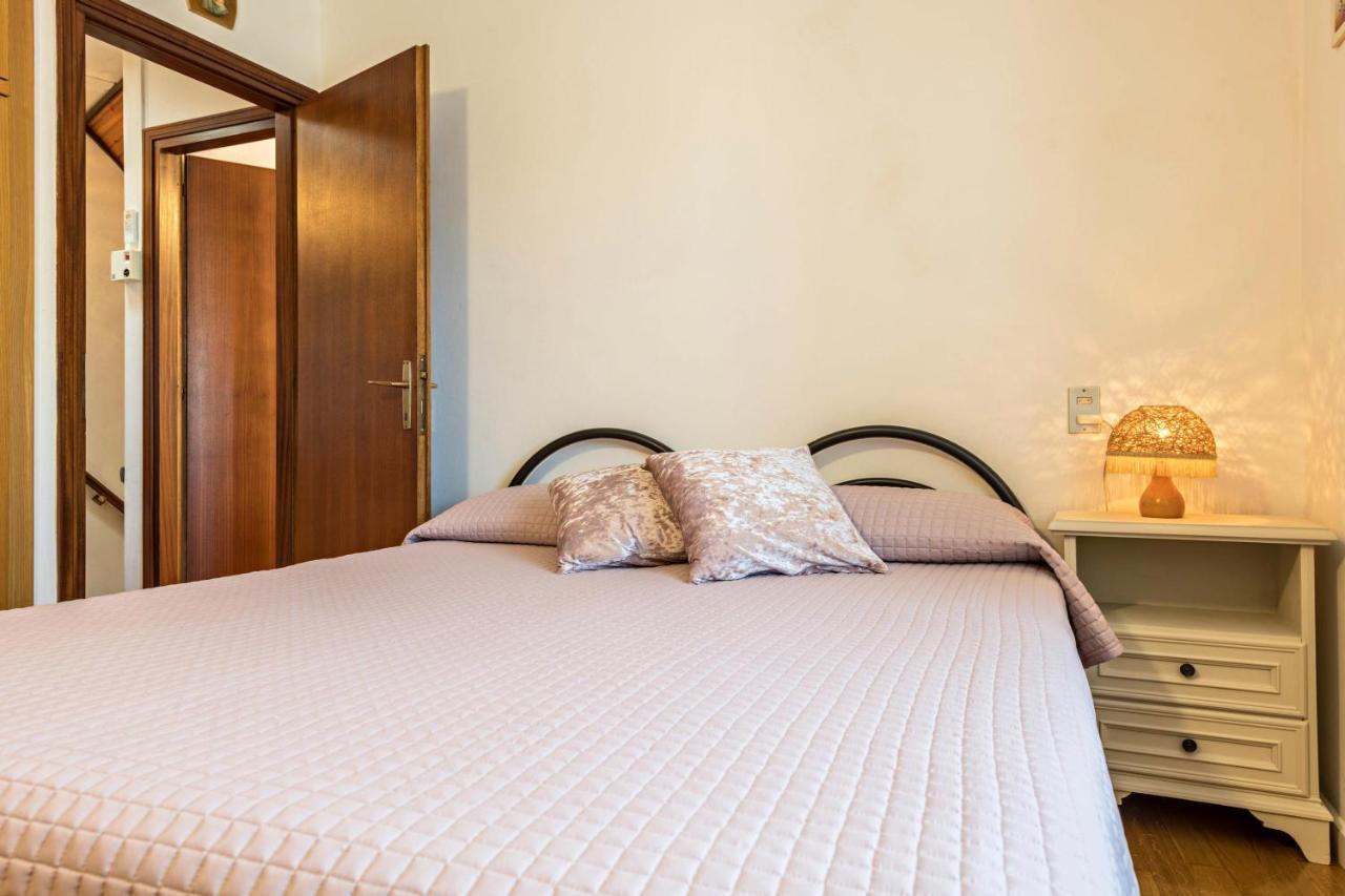 Lola Home Brenzone Luaran gambar