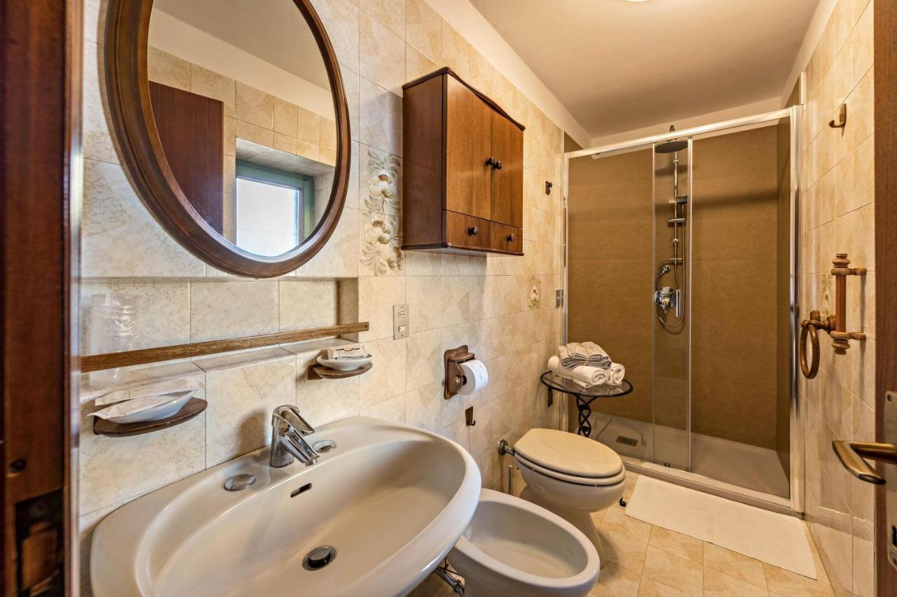 Lola Home Brenzone Luaran gambar